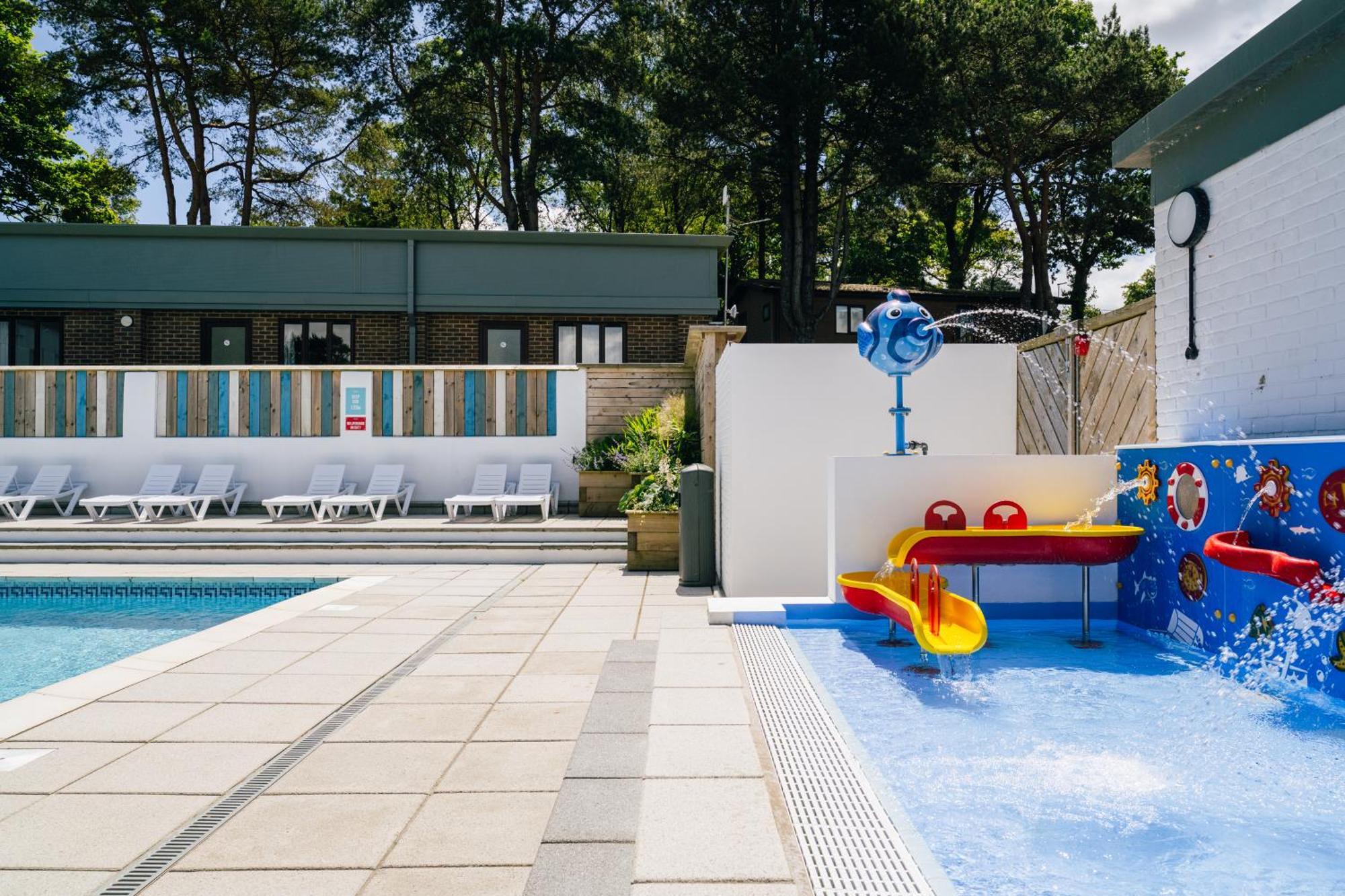 Newlands Holidays Bridport Exterior photo