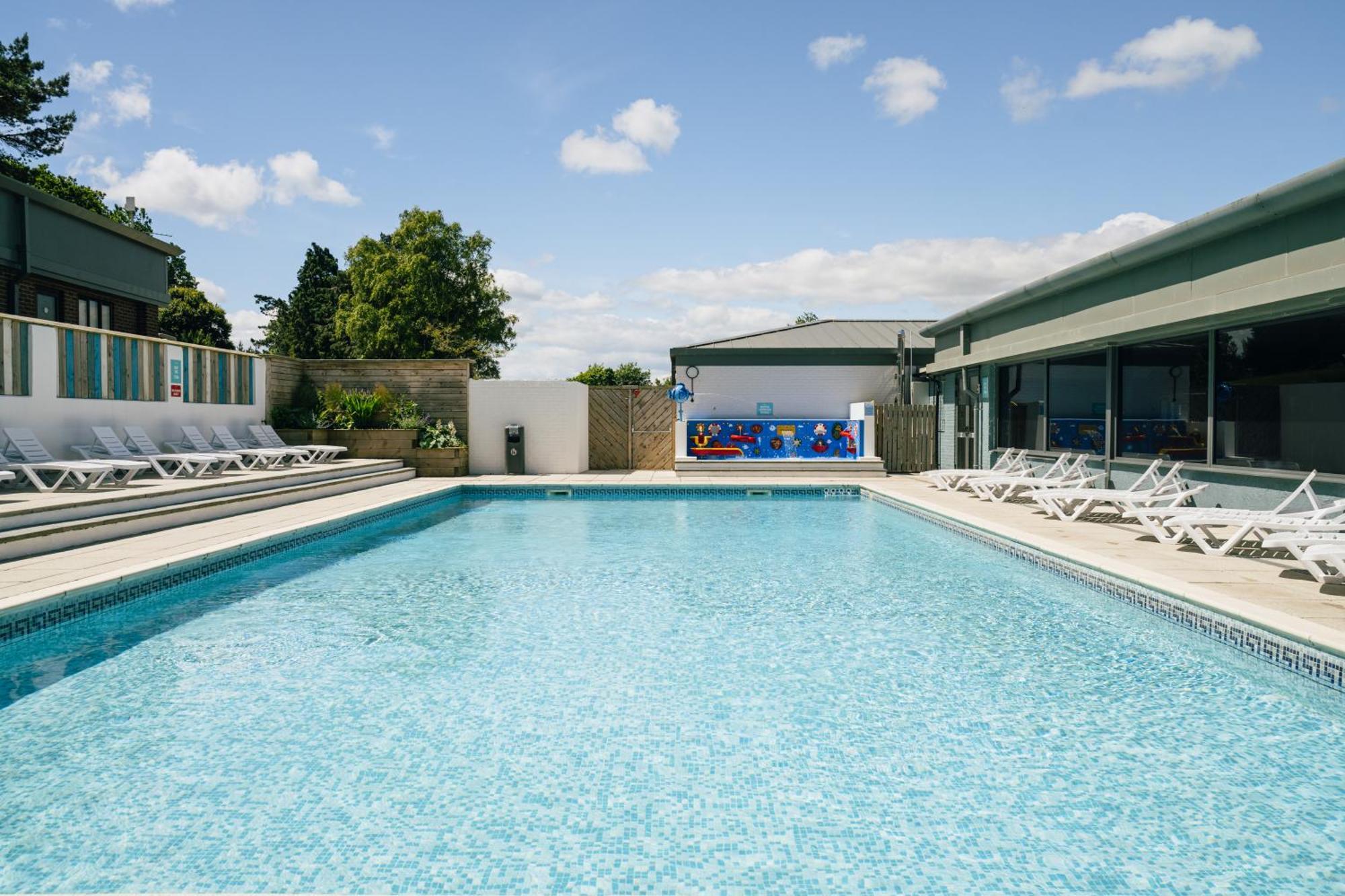 Newlands Holidays Bridport Exterior photo